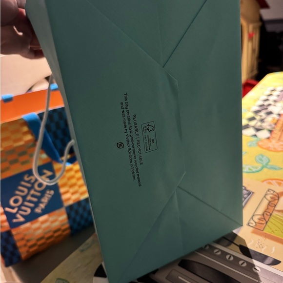 Tiff & Co. - Picture 5 of 5